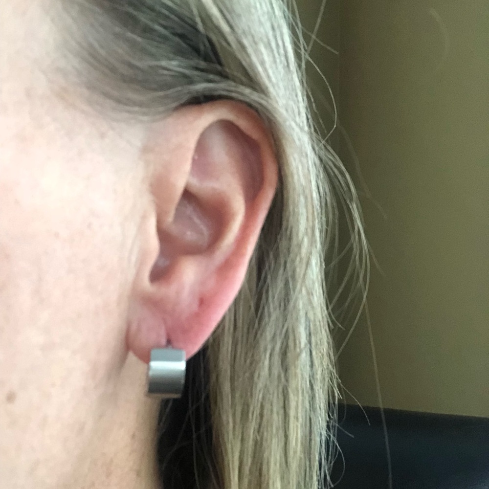 *Moving Sale*Stainless steel earrings - Picture 4 of 4